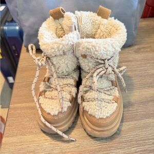 Zara kids boots Size 29